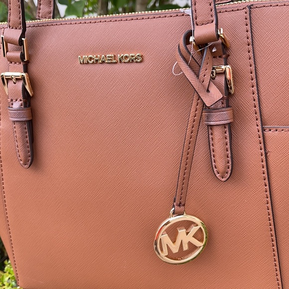 MICHAEL KORS CHARLOTTE LG TOP ZIP TOTE LUGGAGE - Picture 5 of 16